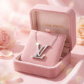 سنسال فضة LV